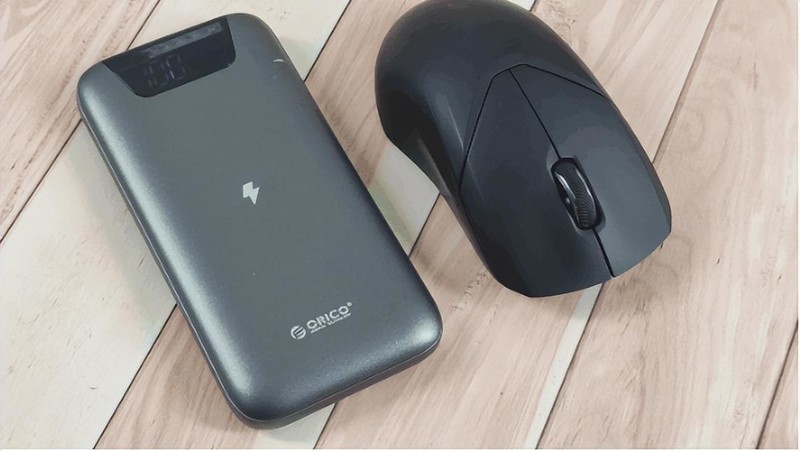 雷柏V1P无线充电模块和V10C鼠标垫加持，雷柏VT9无线游戏鼠标体验