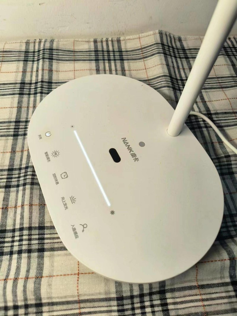 飞利浦的护眼台灯真的好吗？南 卡/飞利浦/雷士对比测评