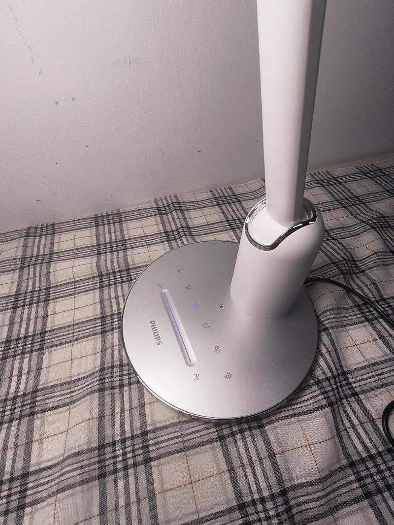 飞利浦的护眼台灯真的好吗？南 卡/飞利浦/雷士对比测评