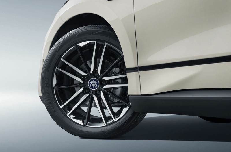 看完比亚迪秦L EV的发布会，我承认我心动了