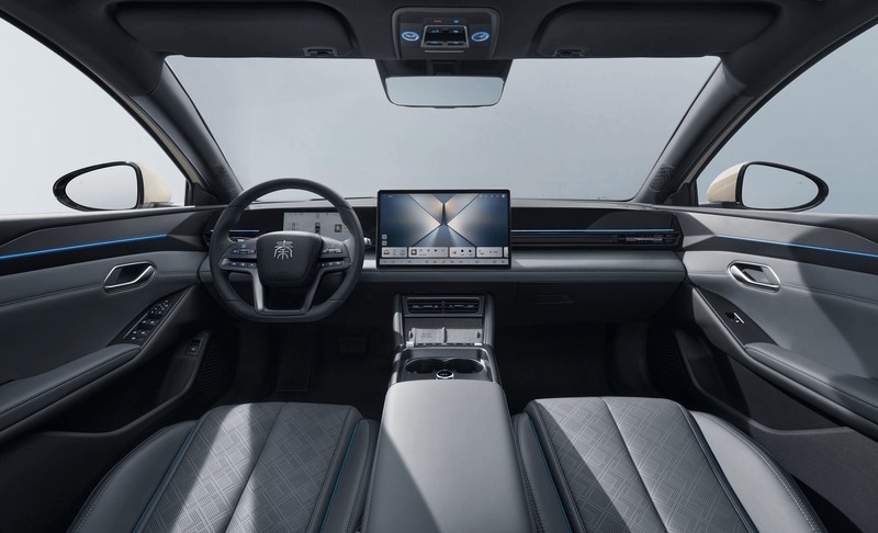 看完比亚迪秦L EV的发布会，我承认我心动了