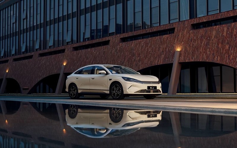 看完比亚迪秦L EV的发布会，我承认我心动了