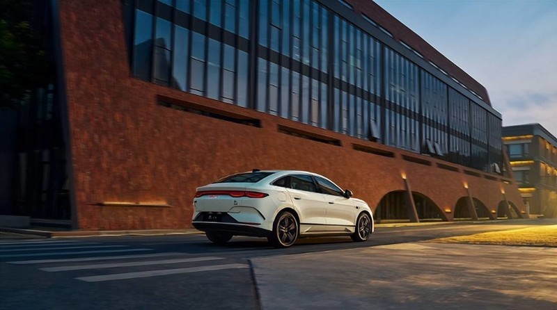 看完比亚迪秦L EV的发布会，我承认我心动了