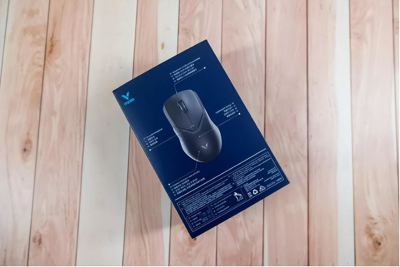 雷柏V1P无线充电模块和V10C鼠标垫加持，雷柏VT9无线游戏鼠标体验