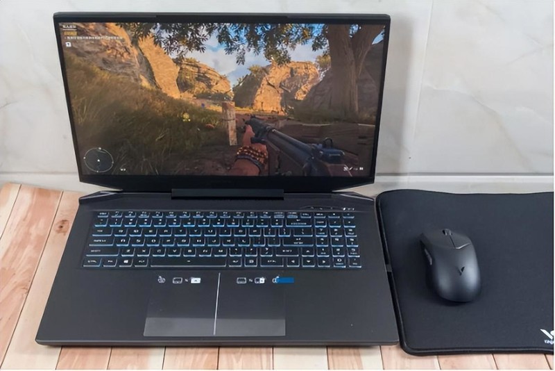 雷柏V1P无线充电模块和V10C鼠标垫加持，雷柏VT9无线游戏鼠标体验