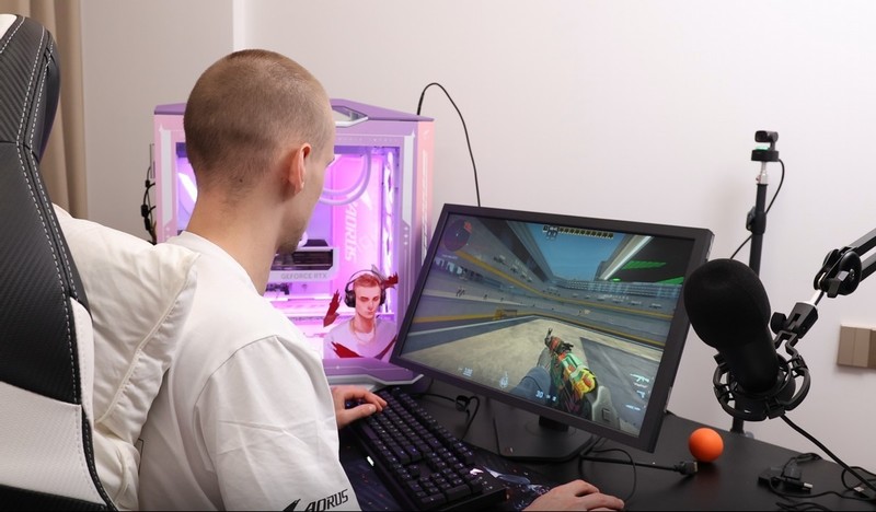 AORUS全明星计划丨毛子Reckless携手技嘉打造梦幻游戏装备