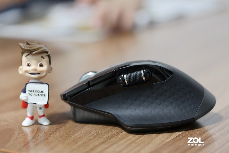 拯救我的右手 雷柏MT750PRO多模式无线充电激光鼠标