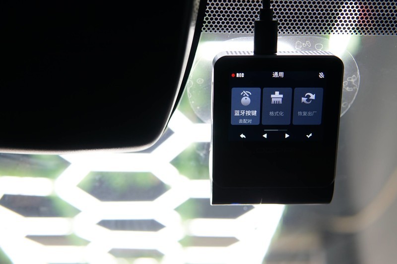 买这车2个月亏1万五，忍痛配个高级记录仪，盯盯拍Z50安装体验全过程分享