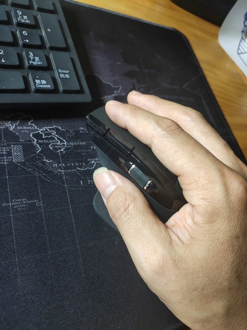 拯救我的右手 雷柏MT750PRO多模式无线充电激光鼠标