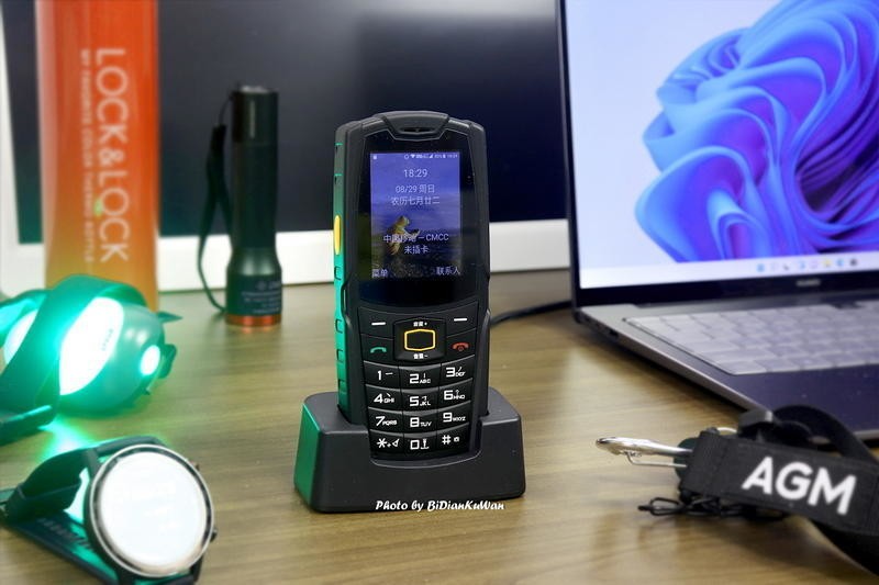 2022年买老人机落伍吗？三防微信抖音高续航都要有，聊聊我的选择