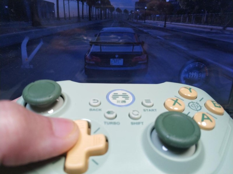 无线自由畅玩游戏，北通阿修罗2Pro机械手柄体验