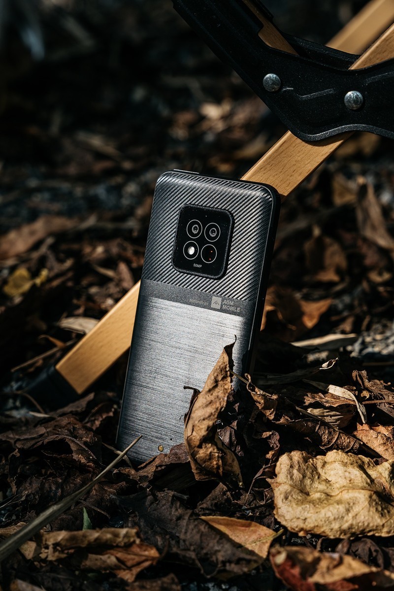 谁说三防手机只能赚钱养家，AGM X6不仅貌美如花，还瘦成一道闪电