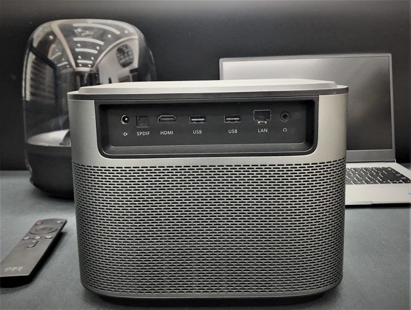 大眼橙变焦投影仪X11如何，白天能使用吗，有使用过的分享下么？