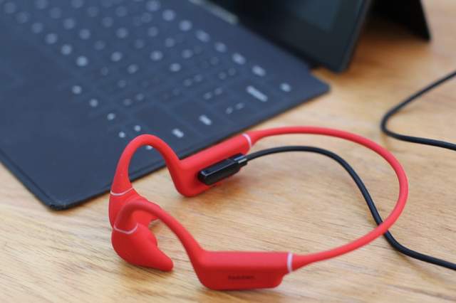 把MP3播放器戴在耳边是什么体验？说说南.卡.Runner Pro 4S骨传导耳机