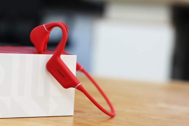 把MP3播放器戴在耳边是什么体验？说说南.卡.Runner Pro 4S骨传导耳机