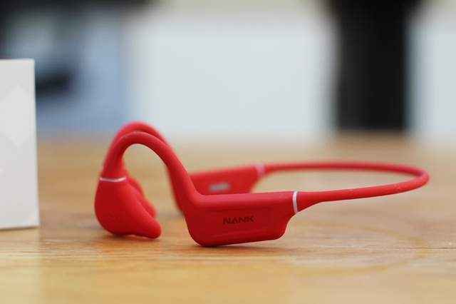 把MP3播放器戴在耳边是什么体验？说说南.卡.Runner Pro 4S骨传导耳机