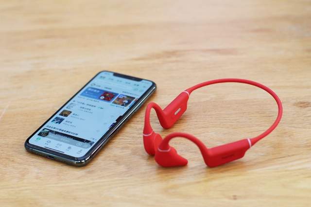 把MP3播放器戴在耳边是什么体验？说说南.卡.Runner Pro 4S骨传导耳机