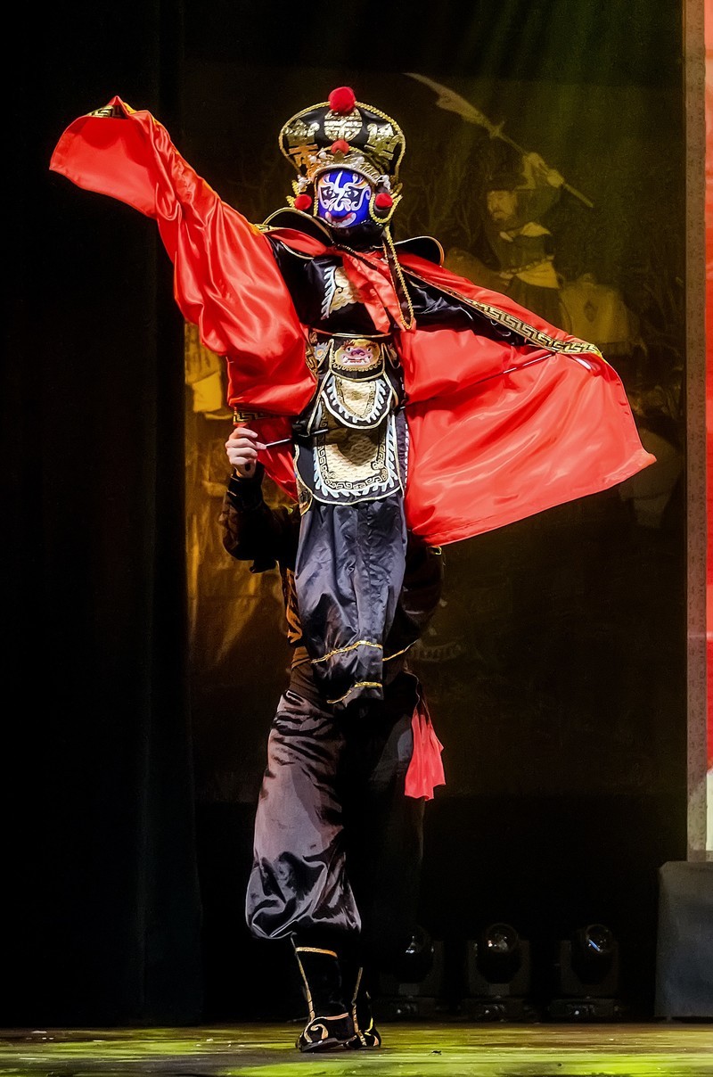 舞台摄影：木偶绝技《木偶变脸吐火》