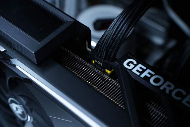 喂饱旗舰核弹无压力 微星MPG A1000GS PCIE5电源开箱