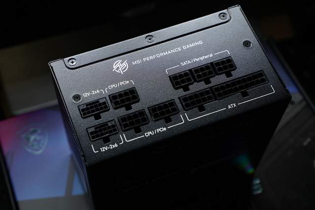 喂饱旗舰核弹无压力 微星MPG A1000GS PCIE5电源开箱