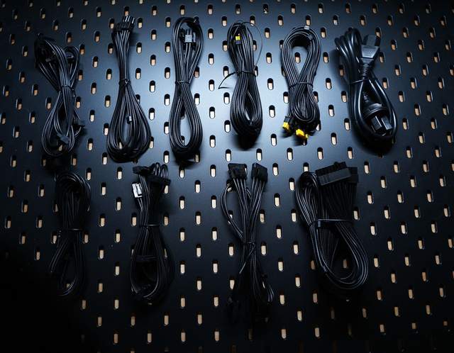 喂饱旗舰核弹无压力 微星MPG A1000GS PCIE5电源开箱