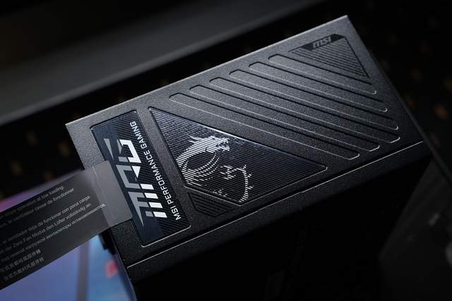 喂饱旗舰核弹无压力 微星MPG A1000GS PCIE5电源开箱