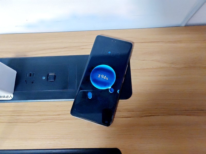 比LCD屏护眼，还补齐了被人诟病的短板，荣耀100 Pro到底好用吗？