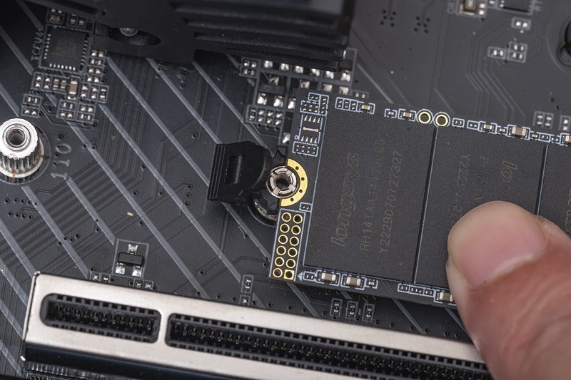 新平台一样玩性价比，新锐龙、酷睿、PS5通用，入手金百达KP260 1TB