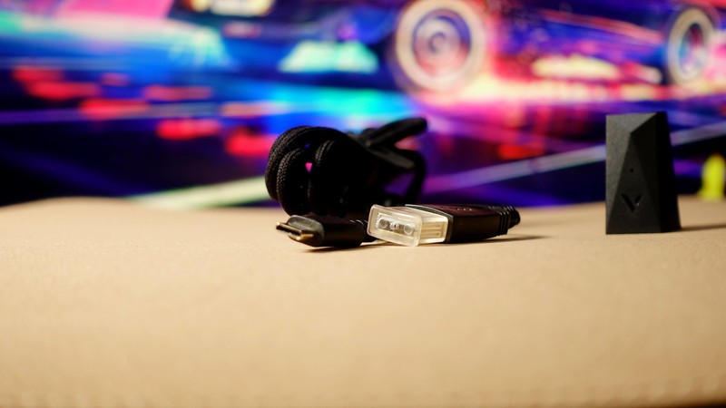 雷柏V300W双模无线RGB游戏鼠标套装体验：无线“微操”利器