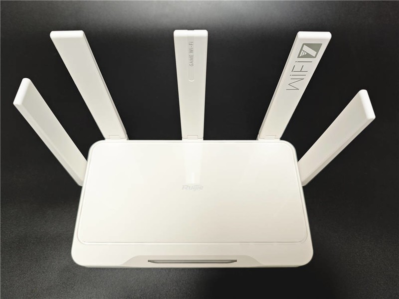 锐捷雪豹BE50，更值得买的WiFi7路由器，网速快、游戏稳！