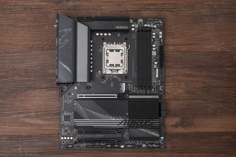 新平台一样玩性价比，新锐龙、酷睿、PS5通用，入手金百达KP260 1TB