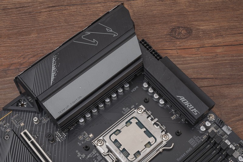 新平台一样玩性价比，新锐龙、酷睿、PS5通用，入手金百达KP260 1TB