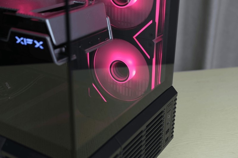 不止是海景房，更可声控开机，先马境界magic 海景房机箱上手体验