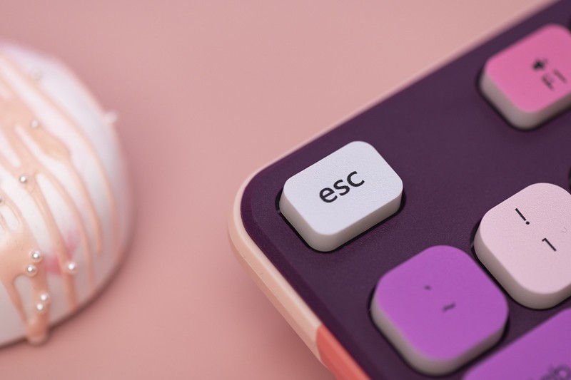 好看大过天，游戏不行颜值凑，迪摩MK8900炫彩女神无线键鼠套装