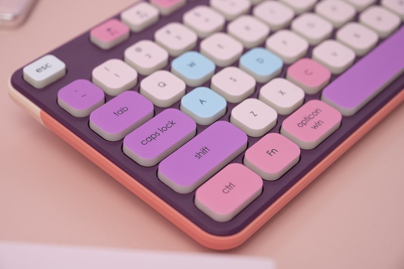 好看大过天，游戏不行颜值凑，迪摩MK8900炫彩女神无线键鼠套装