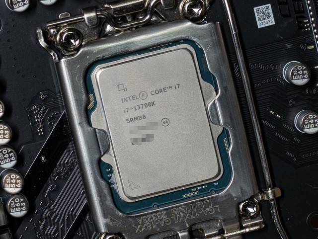 别人家老婆真香，13700K+4080两万元装机分享，附超频教程