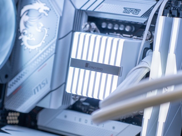 别人家老婆真香，13700K+4080两万元装机分享，附超频教程