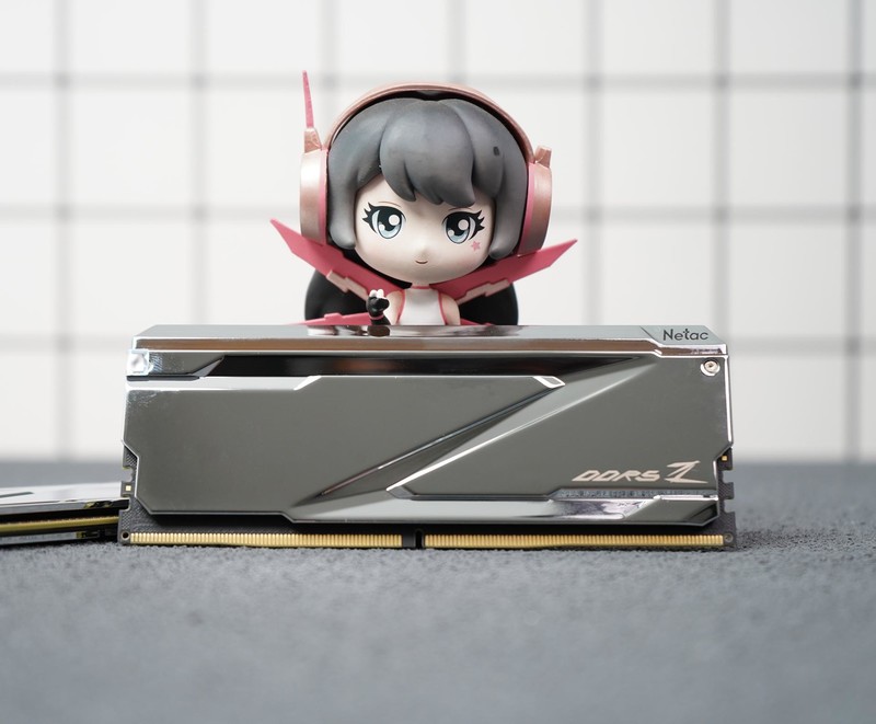 朗科Z系列DDR5-6200MHz内存评测：旗舰定位，迸发出100GB/s速度
