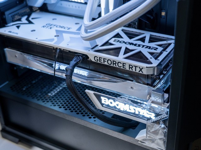 别人家老婆真香，13700K+4080两万元装机分享，附超频教程