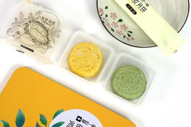 中秋刚过，超市月饼几乎消失，我却网购一盒冰皮慢慢吃