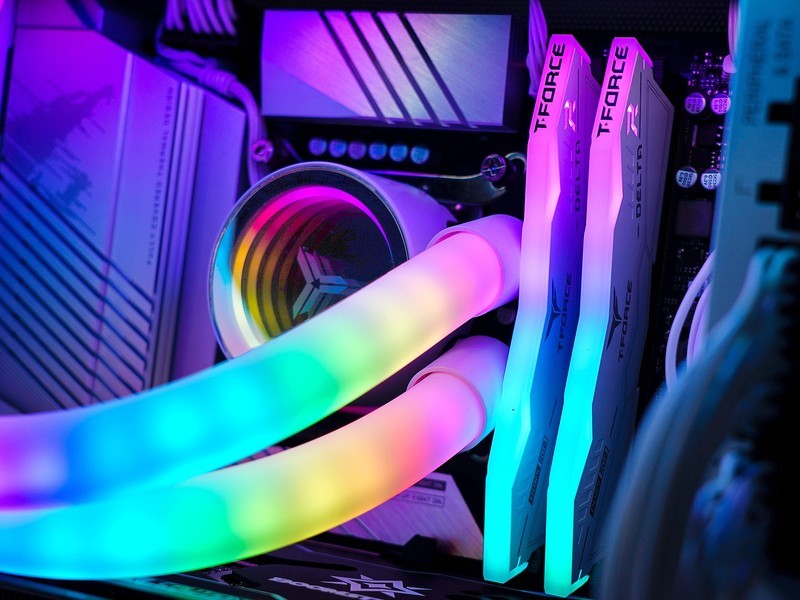 攒台白色的主机，B760平台也能玩爽内存超频，DDR5时代终于来了