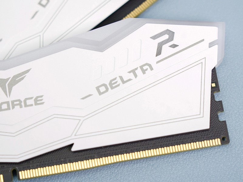 攒台白色的主机，B760平台也能玩爽内存超频，DDR5时代终于来了