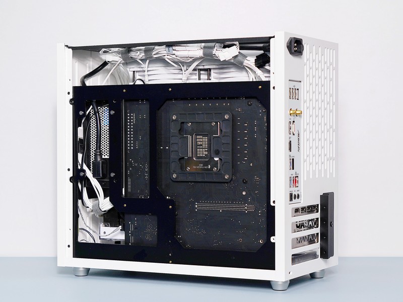 攒台白色的主机，B760平台也能玩爽内存超频，DDR5时代终于来了