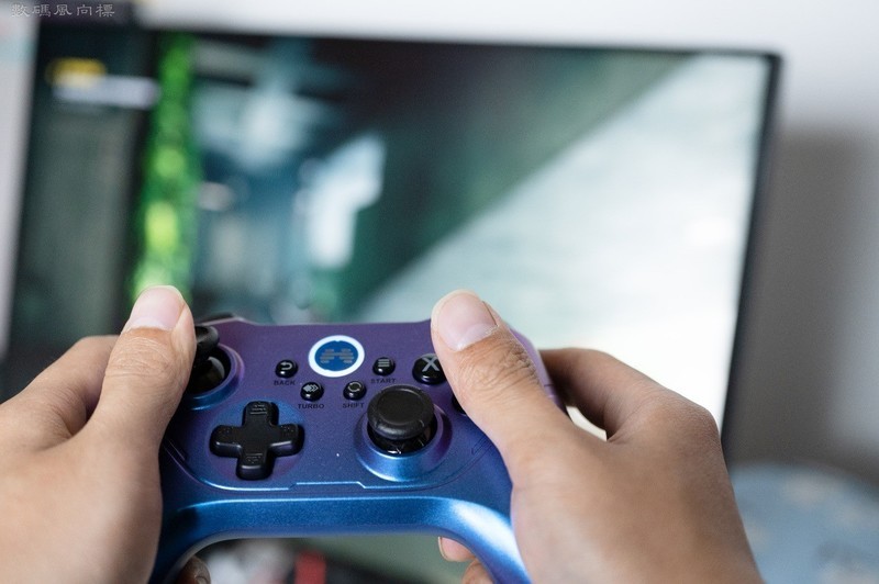 畅游星河的炫彩手柄，配置也不简单，北通阿修罗2Pro上手