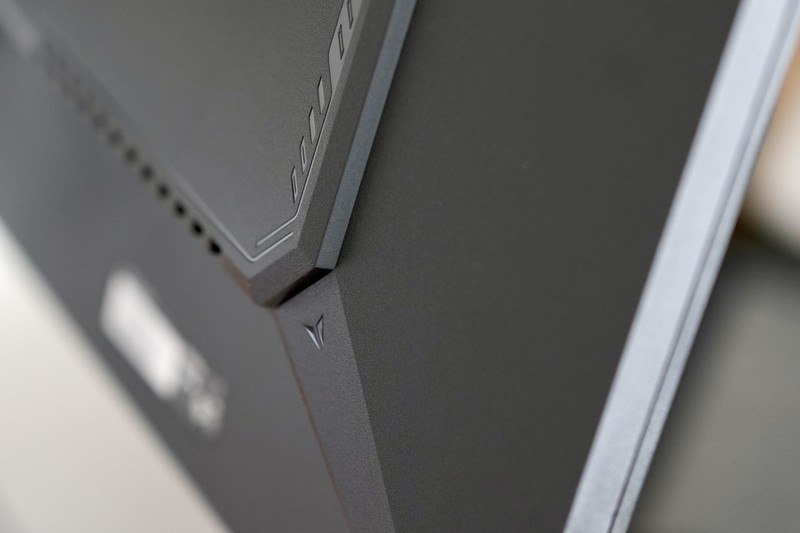 价格屠夫，27英寸2K显示器只要749，记得帮男友收藏