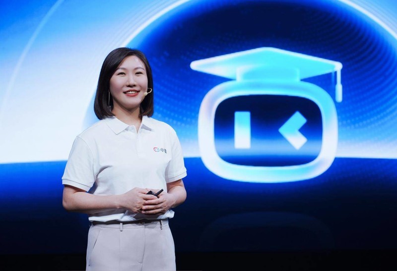 重新定义“AI老师”，小度推出全球首款基于文心大模型的学习机Z30