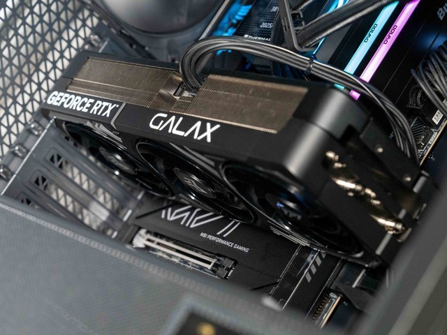 刀法精准，颜值出色，影驰RTX5080金属大师显卡首发测评