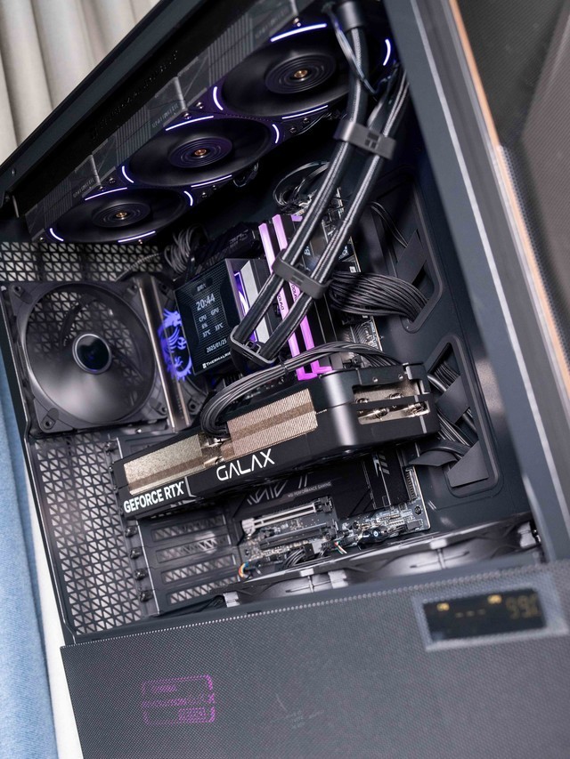 刀法精准，颜值出色，影驰RTX5080金属大师显卡首发测评