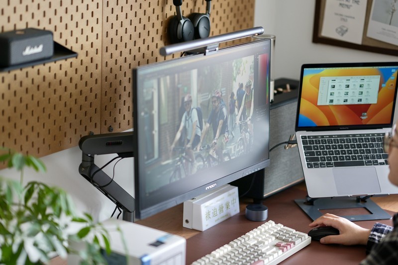 价格屠夫，27英寸2K显示器只要749，记得帮男友收藏