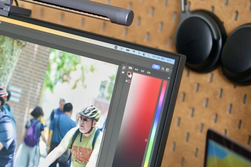 价格屠夫，27英寸2K显示器只要749，记得帮男友收藏